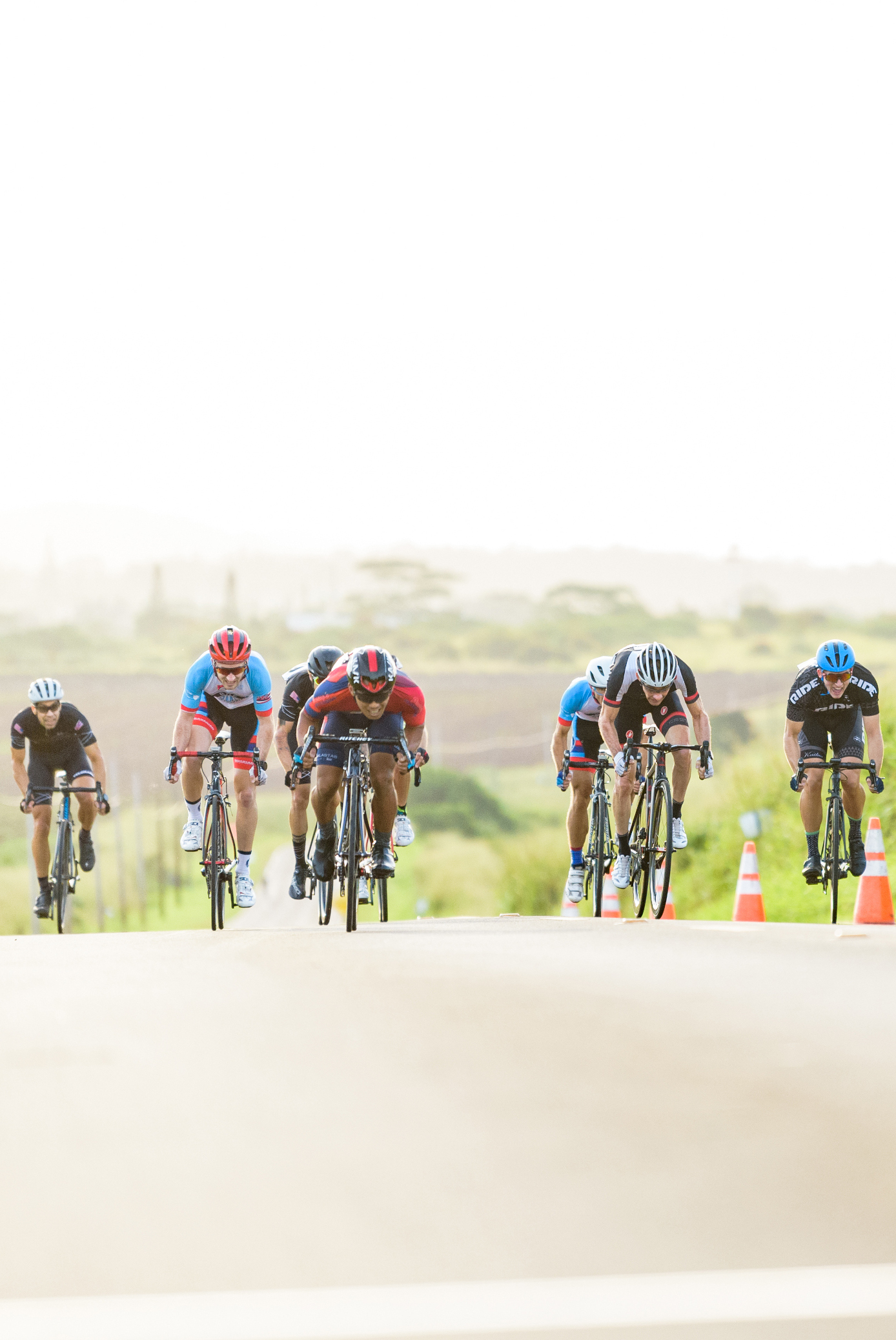 Photograph of a sprint finish at pineapple hill